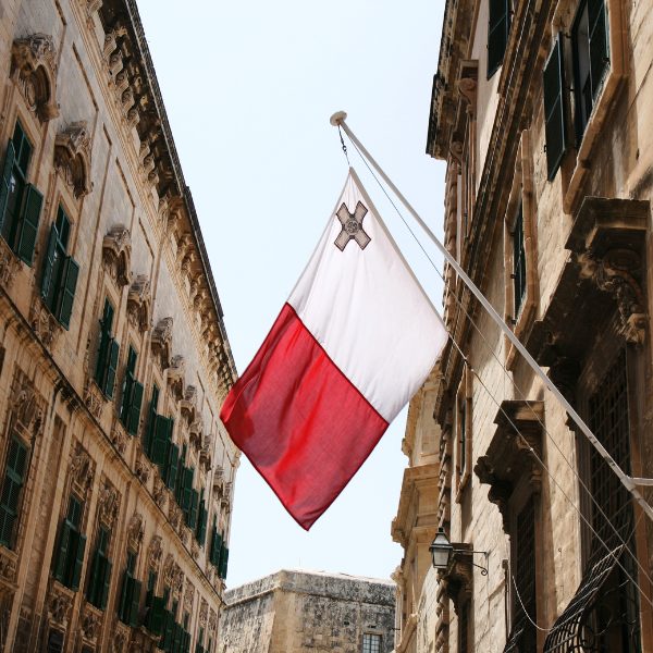how to get residency and citizenship in malta